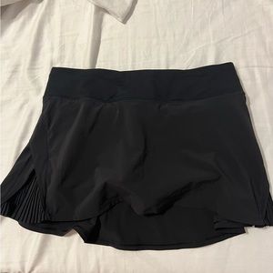 Lululemon Play Off the Pleats Mid-Rise Skirt